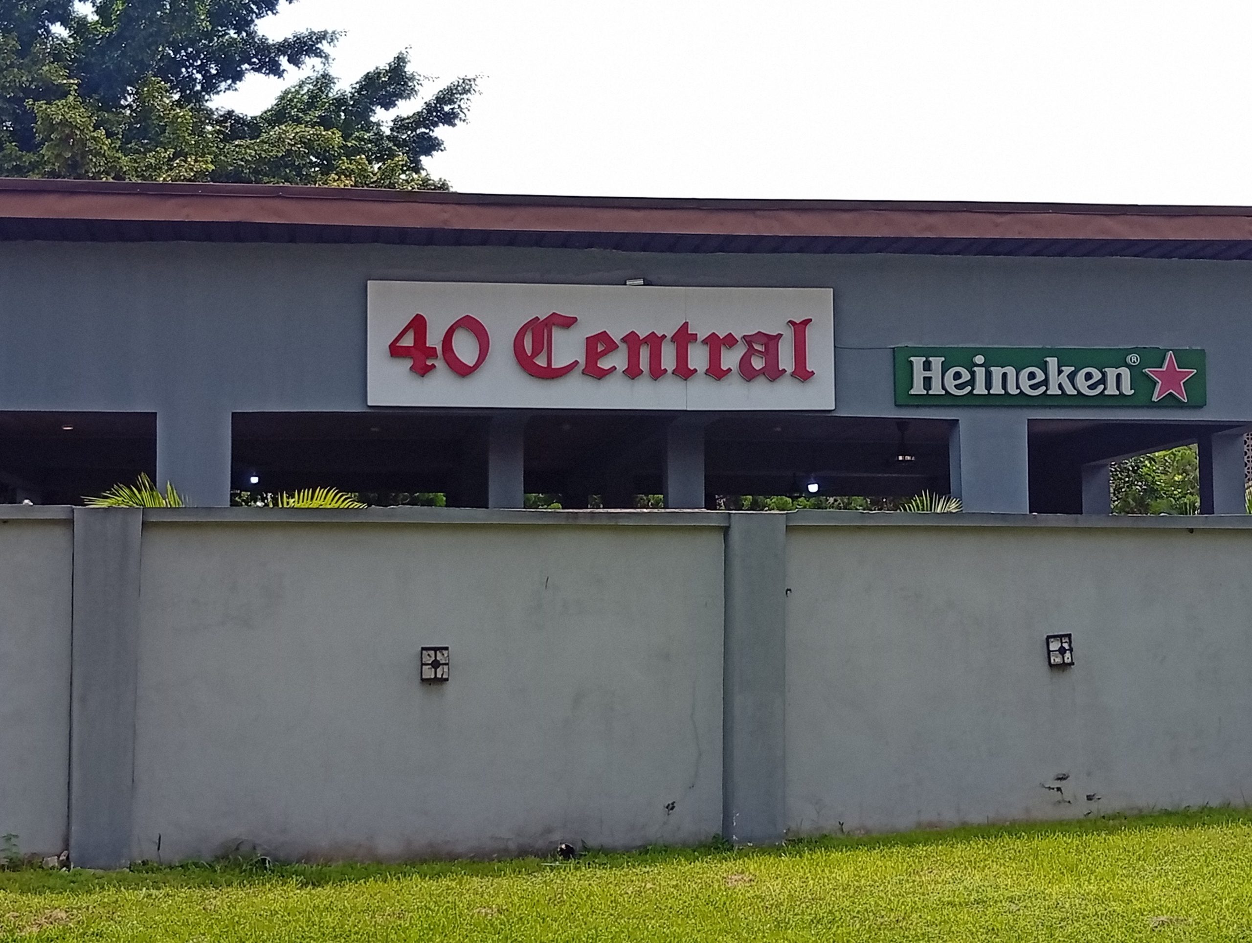40 CENTRAL BAR 4 scaled